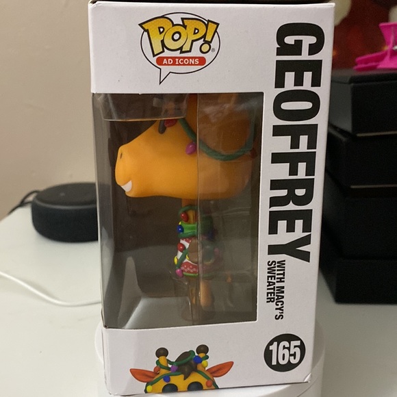 GEOFFREY TOYS R US GIRAFFE EXCLUSIVE LIMITED EDITION - Picture 6 of 9